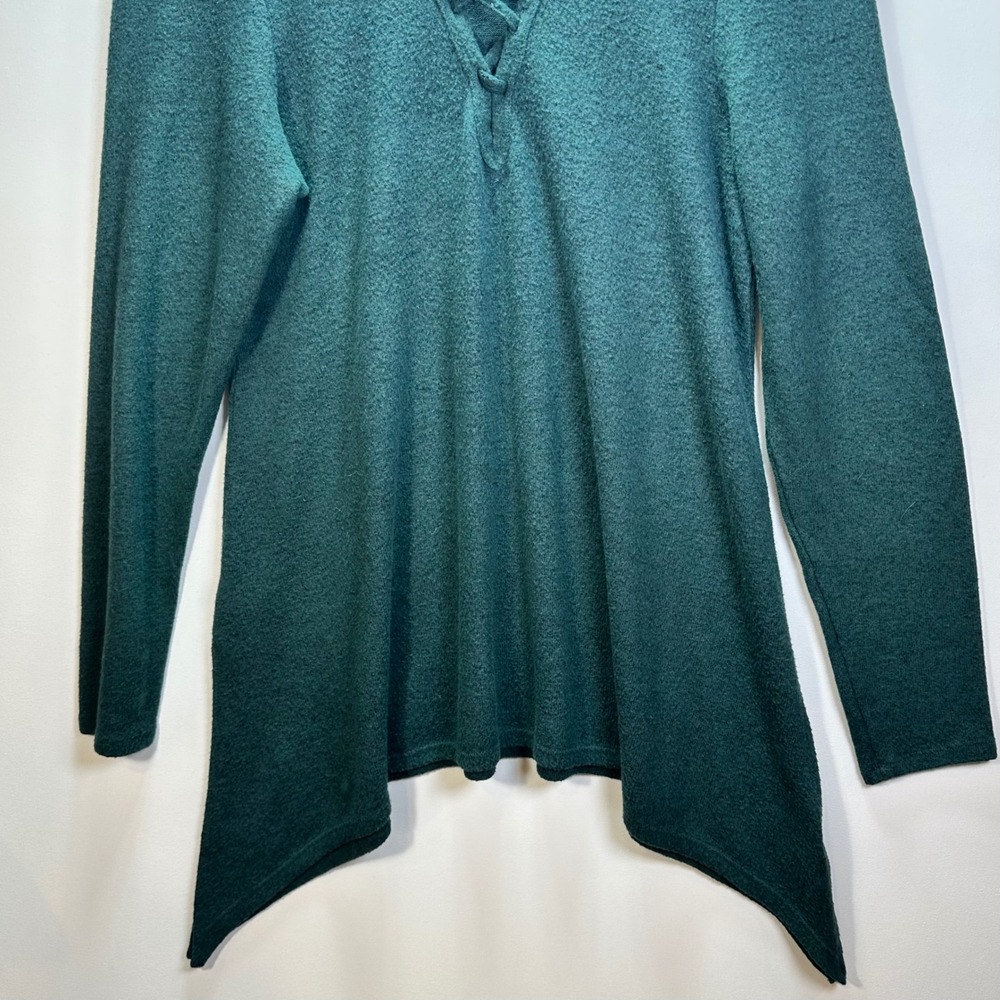 Torrid Super Soft Plush Green Lace Up Back Sharkbite Tunic Top 00 M L - Picture 6 of 10